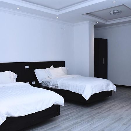 Yellow Apple Hotel แอดดิสอาบาบา ภายนอก รูปภาพ
