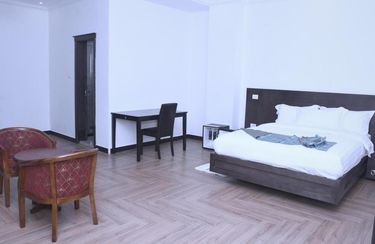 Yellow Apple Hotel แอดดิสอาบาบา ภายนอก รูปภาพ